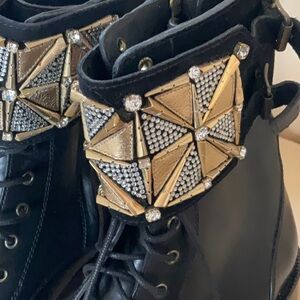 NEW RENE CAOVILLA BOOTS WITH AMAZING GOLD AND JEWEL ACCENTS. EU40 9.5 US 10